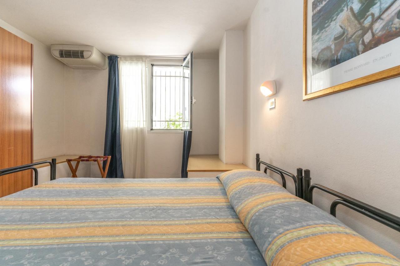 Hotel Villa Isola Rimini Exteriér fotografie